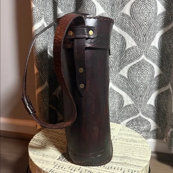 Vintage Tooled Leather Double Wine Bottle Carrying Case - Picture 7 of 16